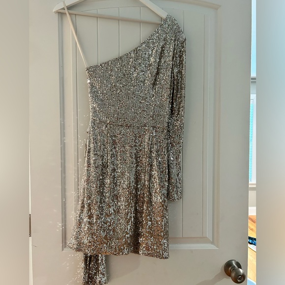 Silver Gianni bindi one shoulder dress (homecoming) - Picture 4 of 6